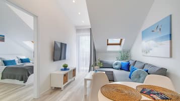 Departamento, balcón, vista a la ciudad | Tabla de planchar con plancha