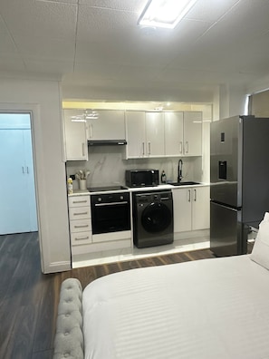 1 bedroom, bed sheets, wheelchair access