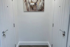 Interior - 2 Massive Luxury Garden Studios with Gym Access (Dagenham)