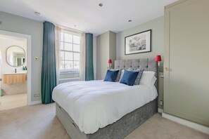 1 bedroom, iron/ironing board, Internet, bed sheets - Elegant 1BD Notting Hill Hideaway (London)