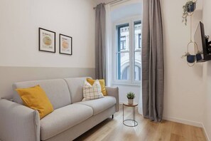 Televisión y oficina 