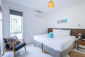 3 chambres, fer et planche à repasser, Wi-Fi, draps fournis