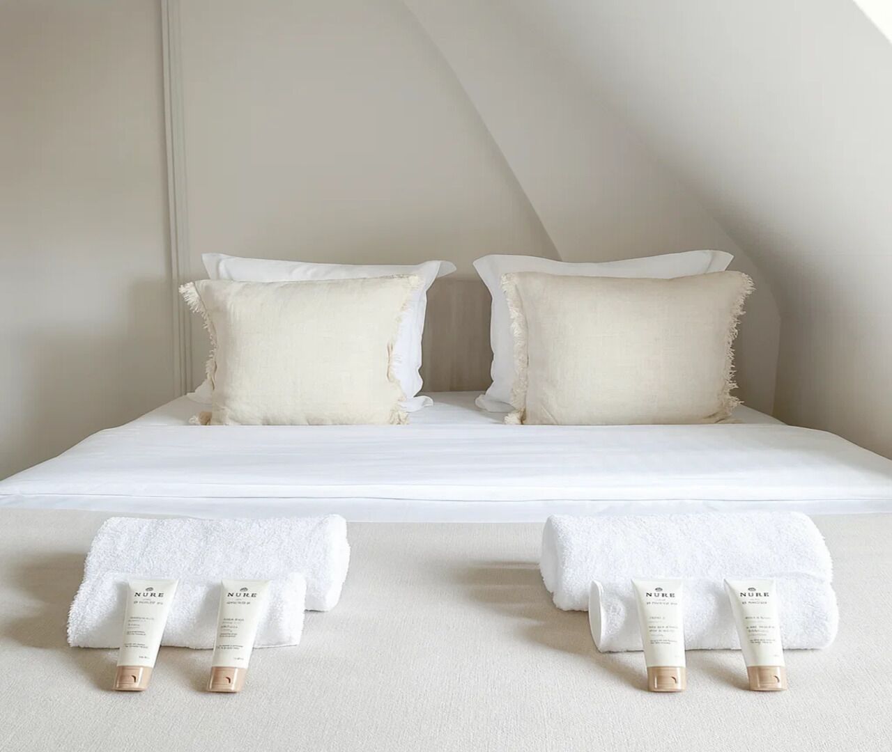 Apartamento, vista para o pátio | Ferros/tábuas de passar roupa, Wi-Fi de cortesia