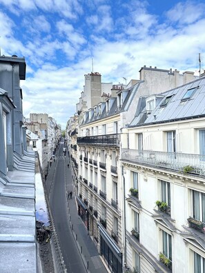 Exterior - 1612 Choron (Paris)