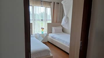 2 bedrooms, iron/ironing board, WiFi, bed sheets