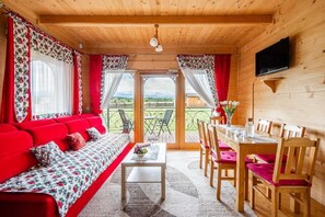 Chalet Deluxe, vue montagne | Coin séjour | TV connectée