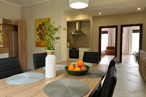 Departamento, 2 habitaciones, balcón, vista a la bahía | Servicio a la habitación