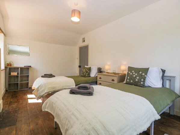 2 bedrooms, individually decorated, individually furnished, free WiFi