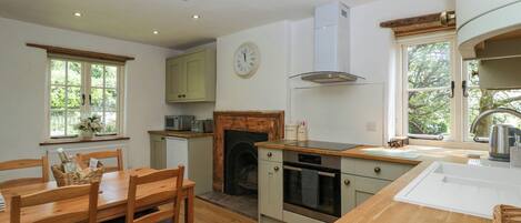 Rentaplats i utensilis de cuina, vaixella i coberteria