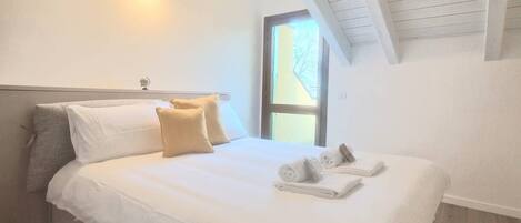 Apartment, 1 Bedroom, Accessible, Smoking | 2 bedrooms