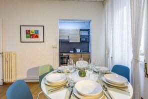 تناول الطعام