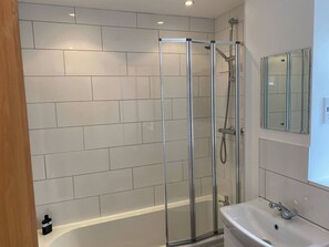 Casa, 3 habitaciones, para fumadores, balcón | Baño