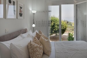 Hús - sjávarsýn | Öryggishólf í herbergi, myrkratjöld/-gardínur, straujárn/strauborð