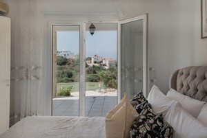 House, Sea View | In-room safe, blackout drapes, iron/ironing board, free WiFi