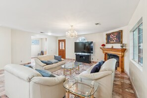 House, 3 Bedrooms | Living area | Smart TV, streaming services