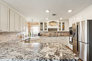 独立别墅, 3 间卧室 | 私人厨房 | 冰箱、烤箱、茶具/咖啡用具、烤面包机