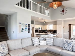 House, 4 Bedrooms | Living area | Smart TV