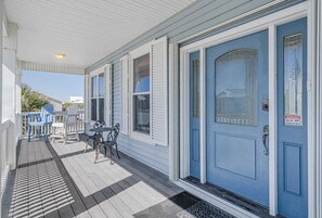 House, 4 Bedrooms | Terrace/patio