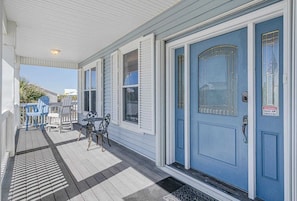 House, 4 Bedrooms | Terrace/patio