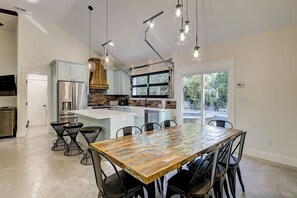 Fridge, microwave, dishwasher, coffee/tea maker