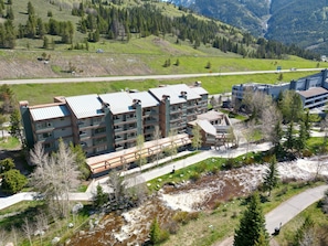 Condo, 2 Bedrooms | Exterior