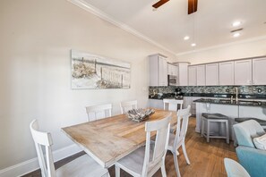 Dining - Newly Renovated 30A Getaway Near Gulf Place and Ed Walline Beach Access (Santa Rosa Beach)