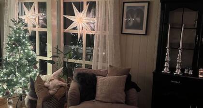 Spacious and cozy house with garden in the center of Svelvik