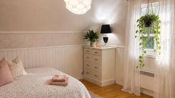 4 slaapkamers, een strijkplank/strijkijzer, wifi, beddengoed