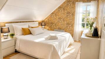 4 habitaciones, tabla de planchar con plancha, wifi y ropa de cama