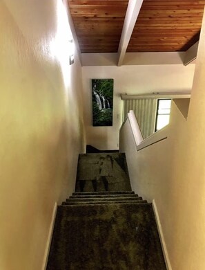 Condo, 2 Bedrooms | Bahagian dalam