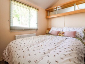 3 dormitorios, decoración individual, mobiliario individual