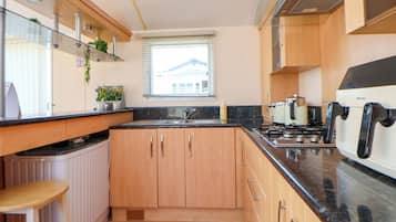 Cookware/dishes/utensils