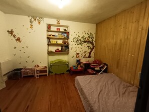 4 sovrum, strykjärn/strykbräda, wi-fi och sängkläder