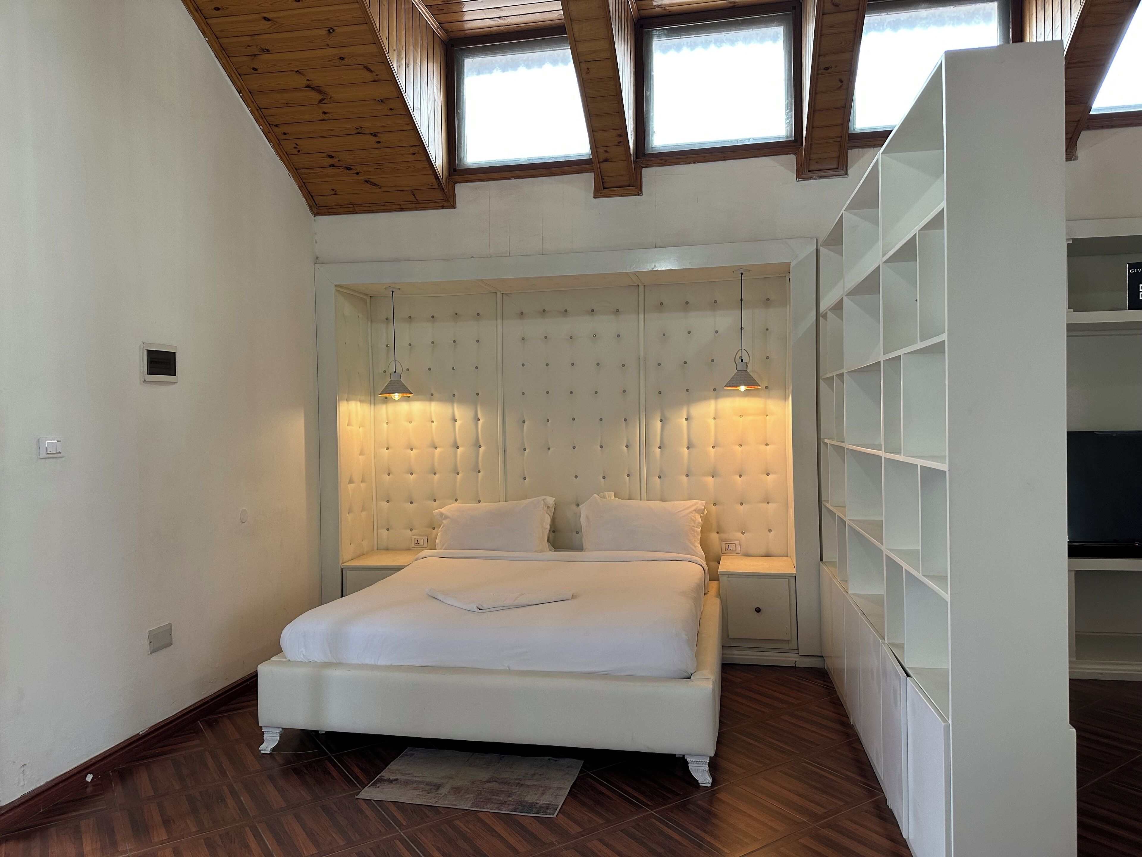 Photo - Social House