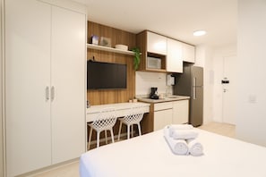 Studio | Blackout curtains, iron/ironing board, free WiFi, bed sheets - Modern Vila Clementino (Sao Paulo)