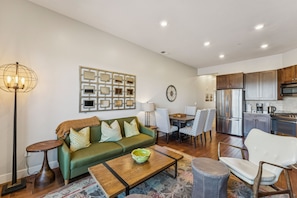 TV, fireplace, offices