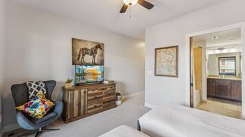 2 bedrooms, desk, iron/ironing board, WiFi