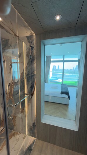 Bathroom - Highend Azure Stay In Palm Jumeirah (Dubai)