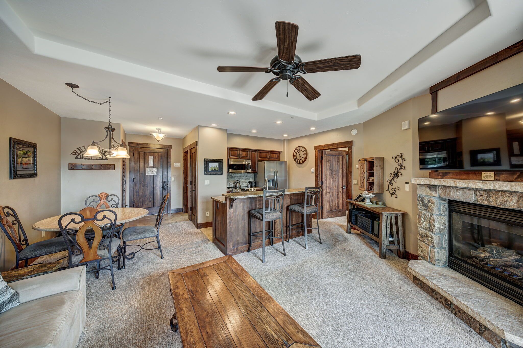 TV, fireplace, offices