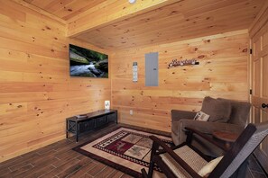 Smart TV, fireplace, video games, table tennis