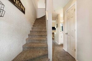 Interior - Warm Welcome Getaway - Resort Stay for 6 (Branson)