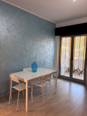 Dining - Aunt Manuccia (Praia a Mare)