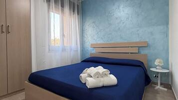 2 Schlafzimmer, Bügeleisen/Bügelbrett, Bettwäsche