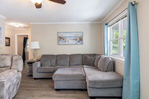 Smart TV, DVD player