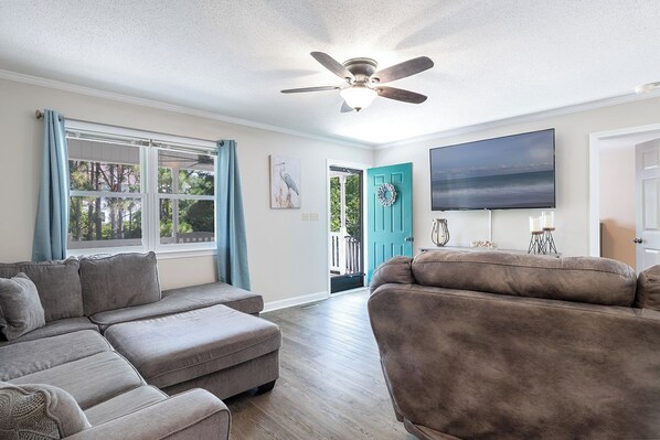 Smart TV, DVD player