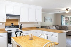 Fridge, microwave, oven, coffee/tea maker