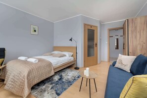 Bügeleisen/Bügelbrett, Reisekinderbett, WLAN, Bettwäsche