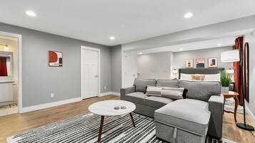 TV Pintar, pendiangan, buku-buku