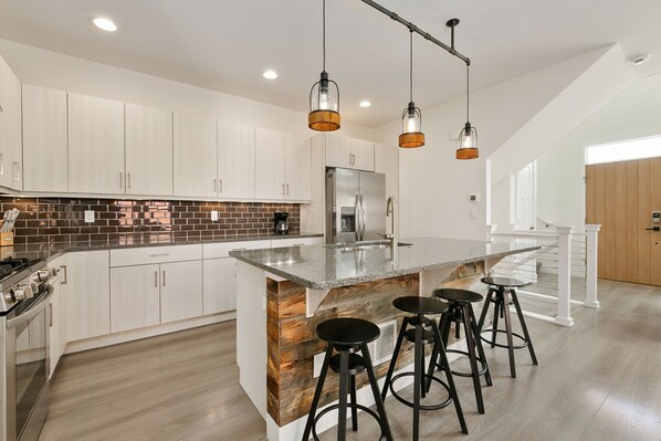 Fridge, microwave, oven, stovetop - The Cycle Haus | Rooftop Deck w/ Hot Tub & Views (Fort Collins)