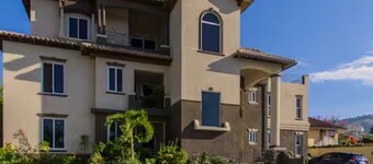 Star Tree- 2 Bedroom Condo 10 mins to New Kingston